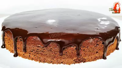 Влажный шоколадный пирог на кефире с глазурью
