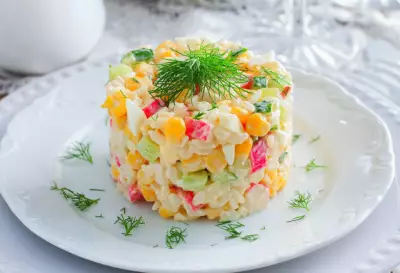 Салат крабовый с рисом классический