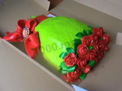 Торт с бантом из мастики Букет роз