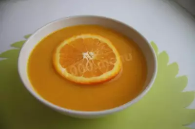 Морковный суп с имбирем и сливками