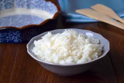 Рассыпчатый рис на гарнир в кастрюле