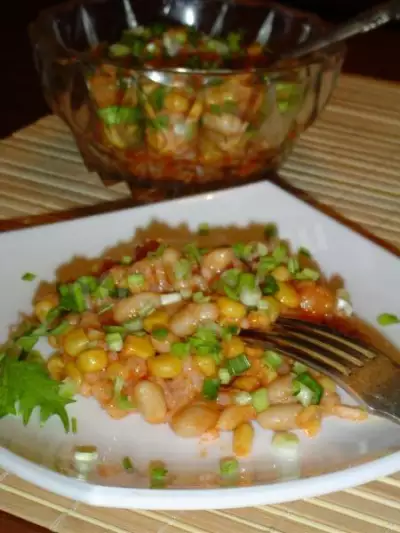 Салат с кукурузой и рисом, фасолью