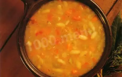 Итальянский томатный суп-пюре из белой фасоли с сельдереем
