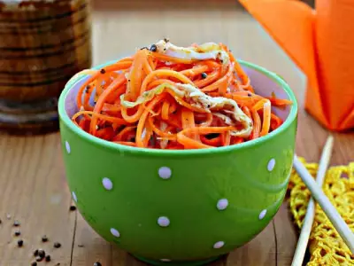Салат корейский из копченой курицы и моркови