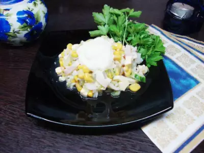 Салат с кальмарами и рисом