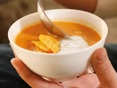 Крем суп томатный с курицей