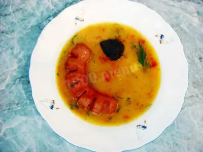 Густой нутовый суп с запеченной сосиской