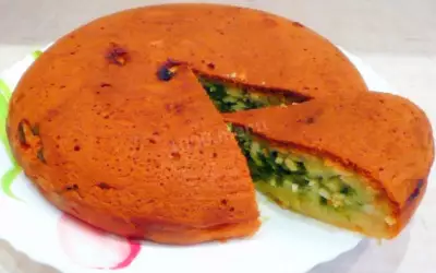 Заливной пирог в мультиварке с зеленым луком