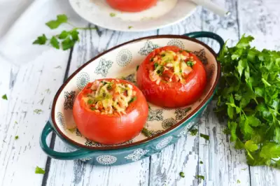 Фаршированные помидоры с ветчиной и сыром