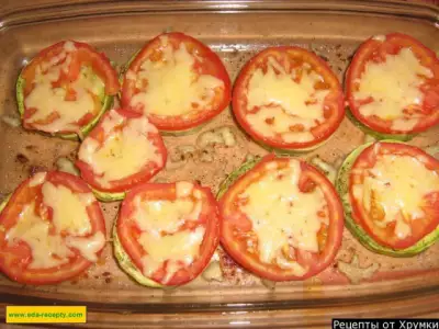 Кабачки запеченные с помидорами и сыром в духовке