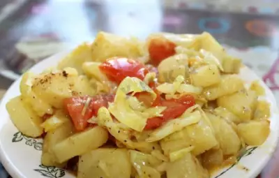 Бандгобхи алу сабджи - индийское рагу из картофеля и капусты