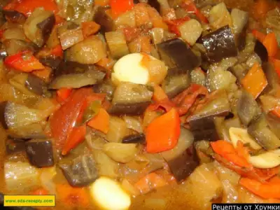 Овощное рагу с болгарским перцем, баклажанами и томатами