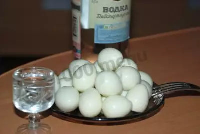 Перепелиные яйца маринованные
