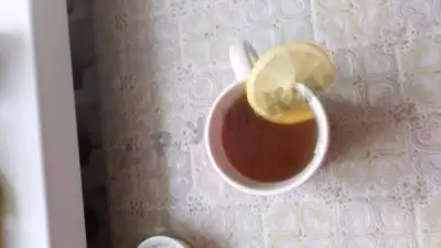 Чай с имбирем, лимоном и яблоками