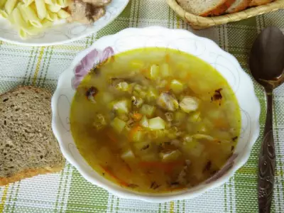 Рыбный суп с пшеном и помидорами