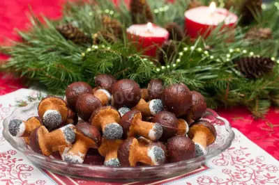 Печенье грибочки в форме на газу Новогоднее