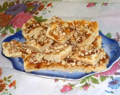Печенье на маргарине с повидлом и грецкими орехами фото