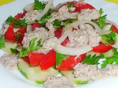 Традиционный грузинский салат