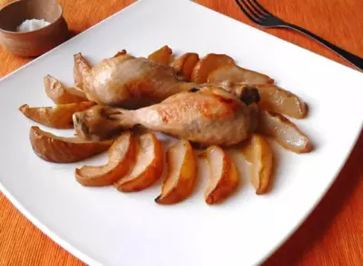 Курица с грушей в духовке