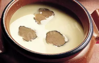 Картофельно луковый суп с трюфелями