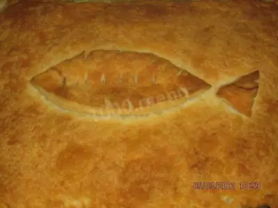 Бабушкин рыбный пирог из слоеного теста с картошкой