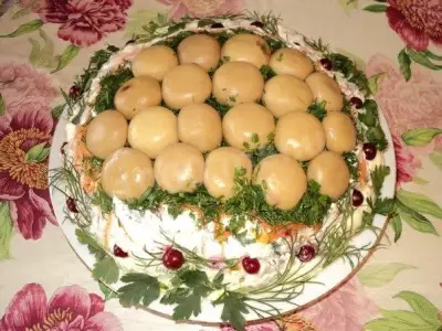 Новогодний салат с грибами Лесная поляна
