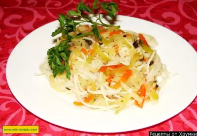 Китайский салат с фунчозой и редькой