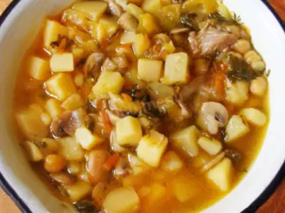 Грибной суп с мясом из шампиньонов