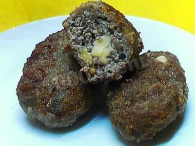 Мясные орехово-грибные зразы с сыром