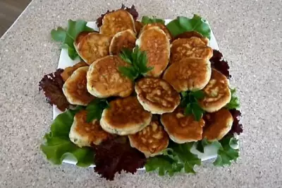 Ленивые пирожки с яйцом и луком на кефире