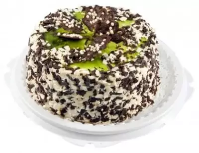 Бисквитный торт с творожным кремом, киви и шоколадом