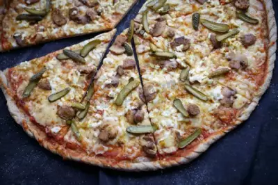 Пицца с адыгейским сыром