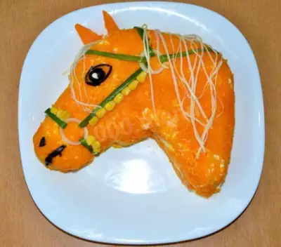Новогодний салат Лошадь