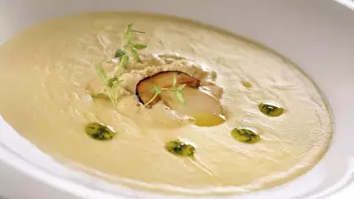 Картофельный крем суп с муссом из белых грибов