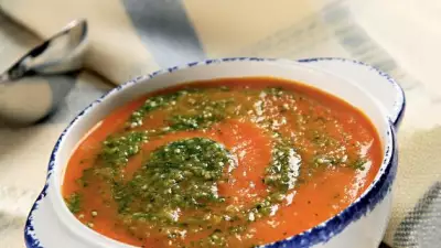 Суп из моркови с имбирем и кунжутным песто