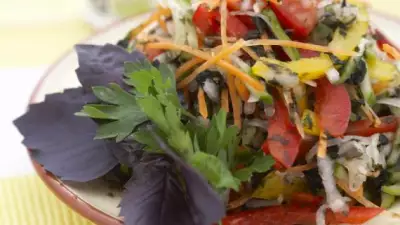 Салат с морской капустой и болгарским перцем