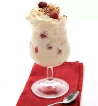 Шотландский десерт Кранахан с малиной ( Cranachan with raspberries )