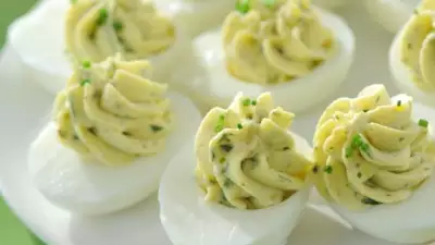 Фаршированные яйца с тархуном