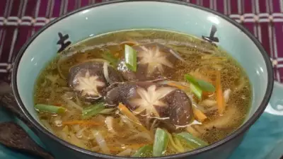 Азиатский суп со свининой