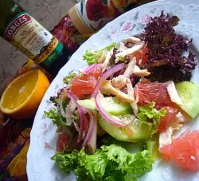 Салат с куриной грудкой-гриль и грейпфрутом