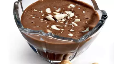 Шоколадно-кофейный соус с орехами