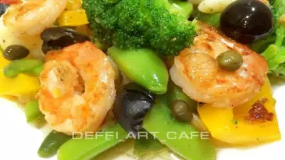 Романтичный салат с креветками и овощами "Аль денте"