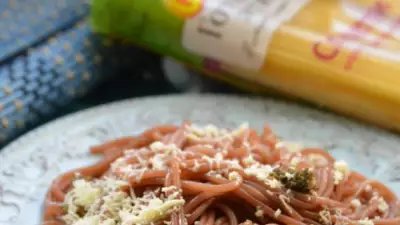 Спагетти с брокколи в красном вине