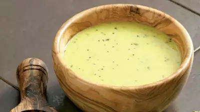 Гуджарати кадди, пряный суп из йогурта