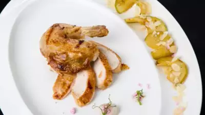 Цыпленок в кальвадосе с тимьяном