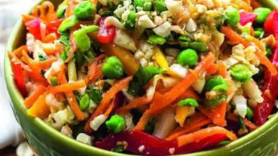 Тайский овощной салат
