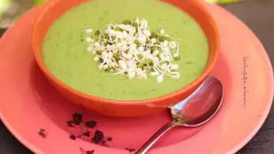 Суп-пюре с машем и зеленым горошком