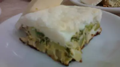Омлет в духовке с кабачками и зеленым луком