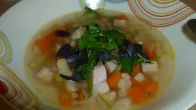Суп перловый с овощами и окороком