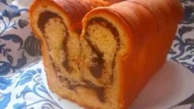 КозунаКозунак (румынский сладкий пирог или хлеб)